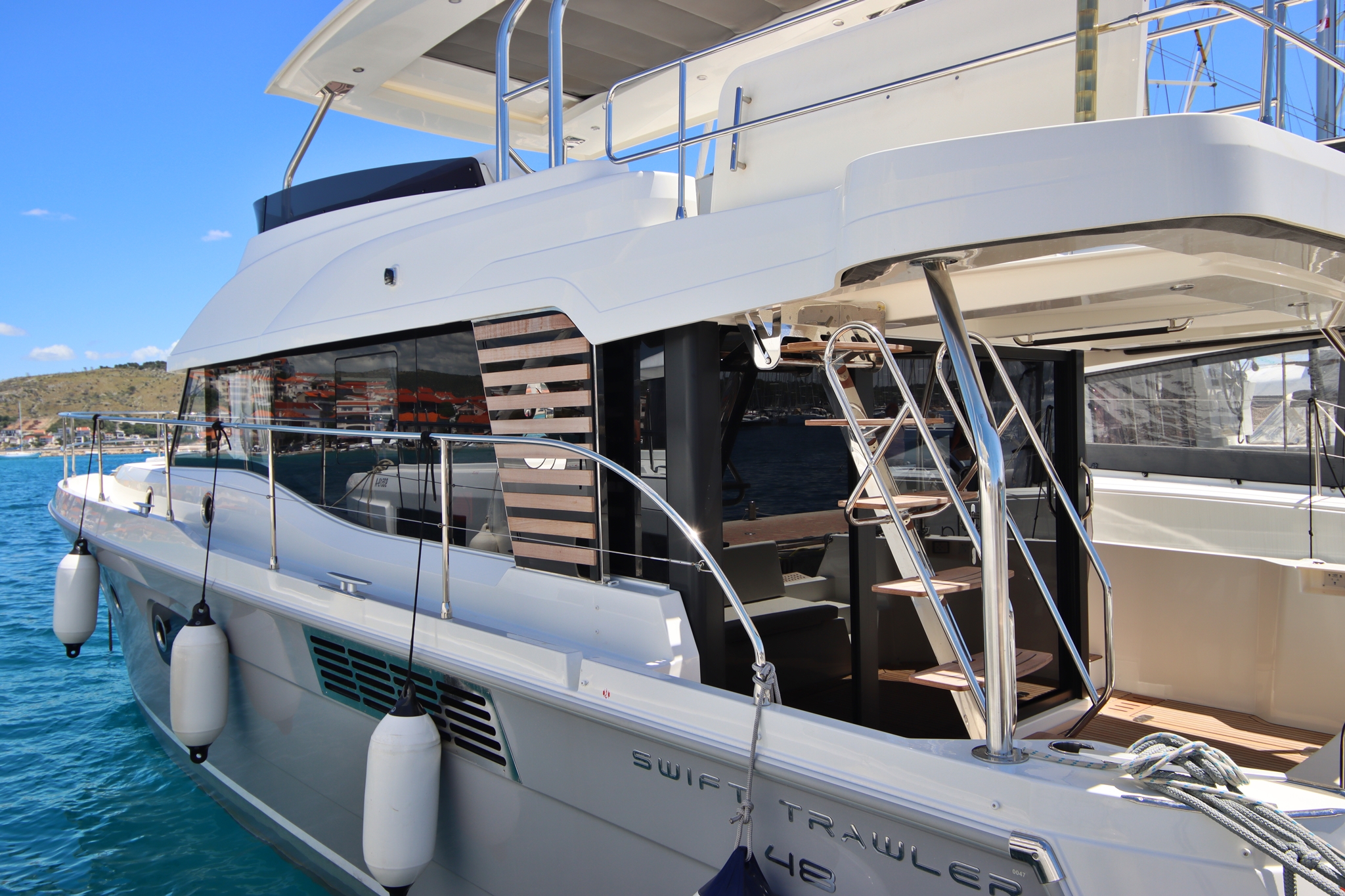 Swift Trawler 48 — photo 4