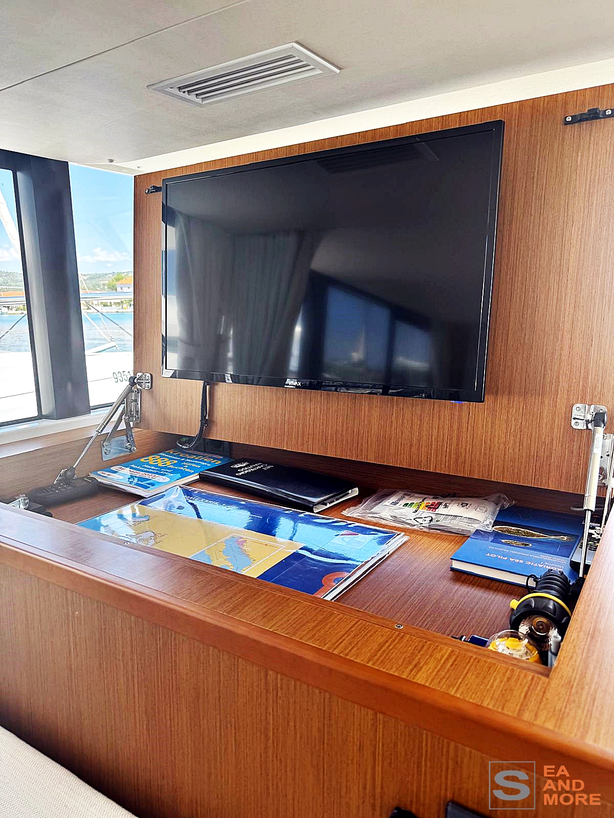 Swift Trawler 48 — photo 19