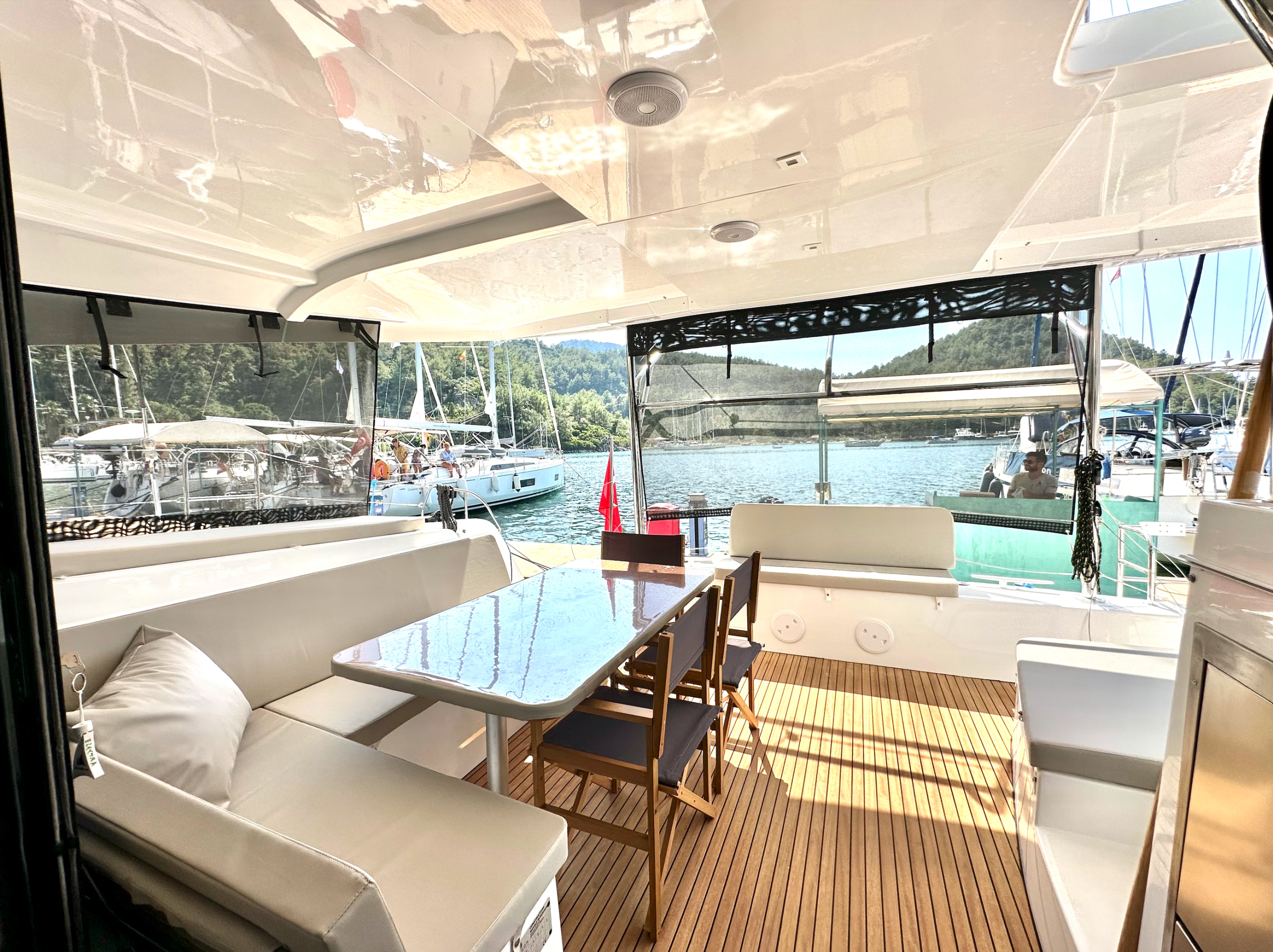 Lagoon 42 - 4 + 2 cab. — photo 7