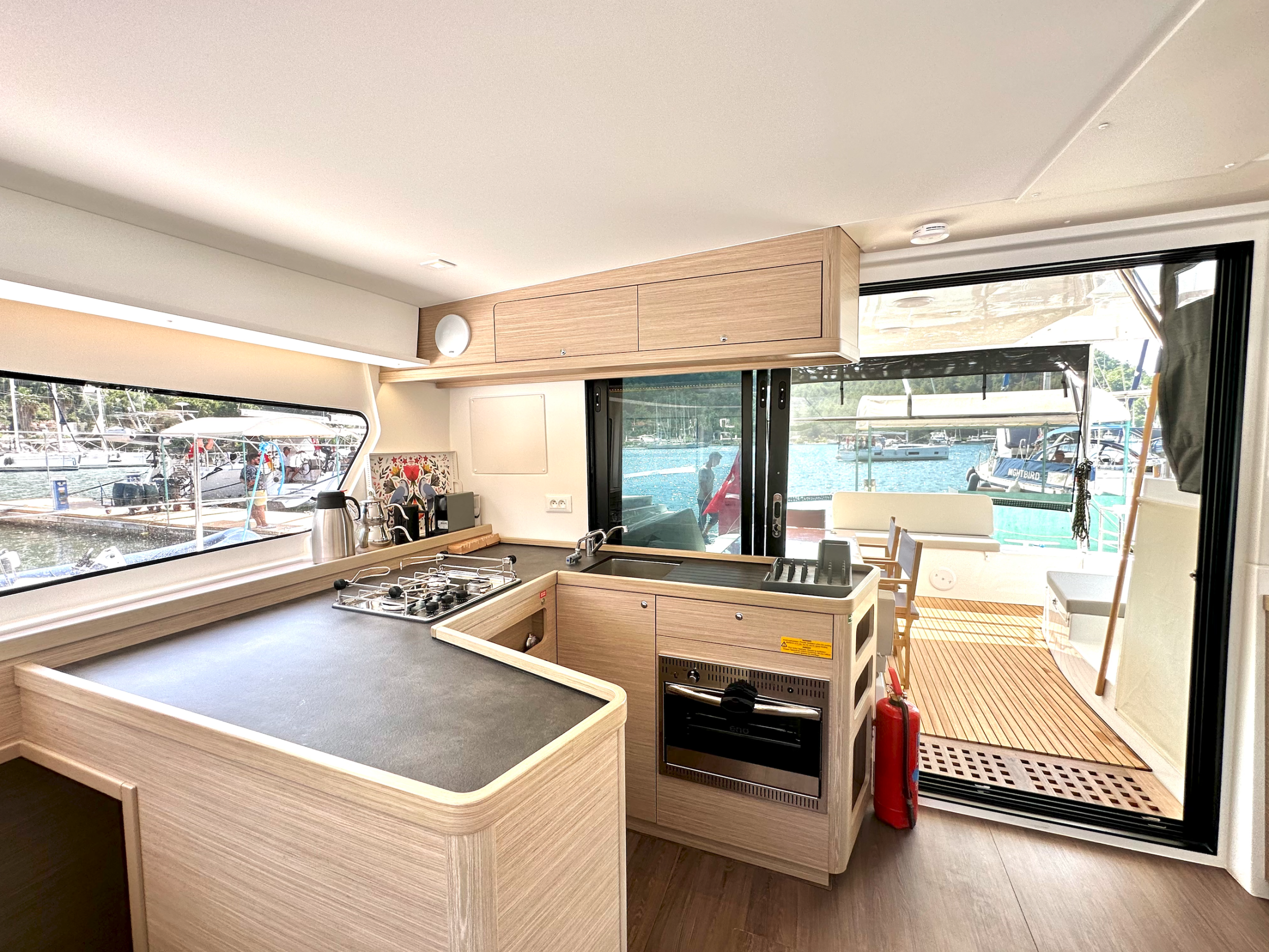 Lagoon 42 - 4 + 2 cab. — photo 12