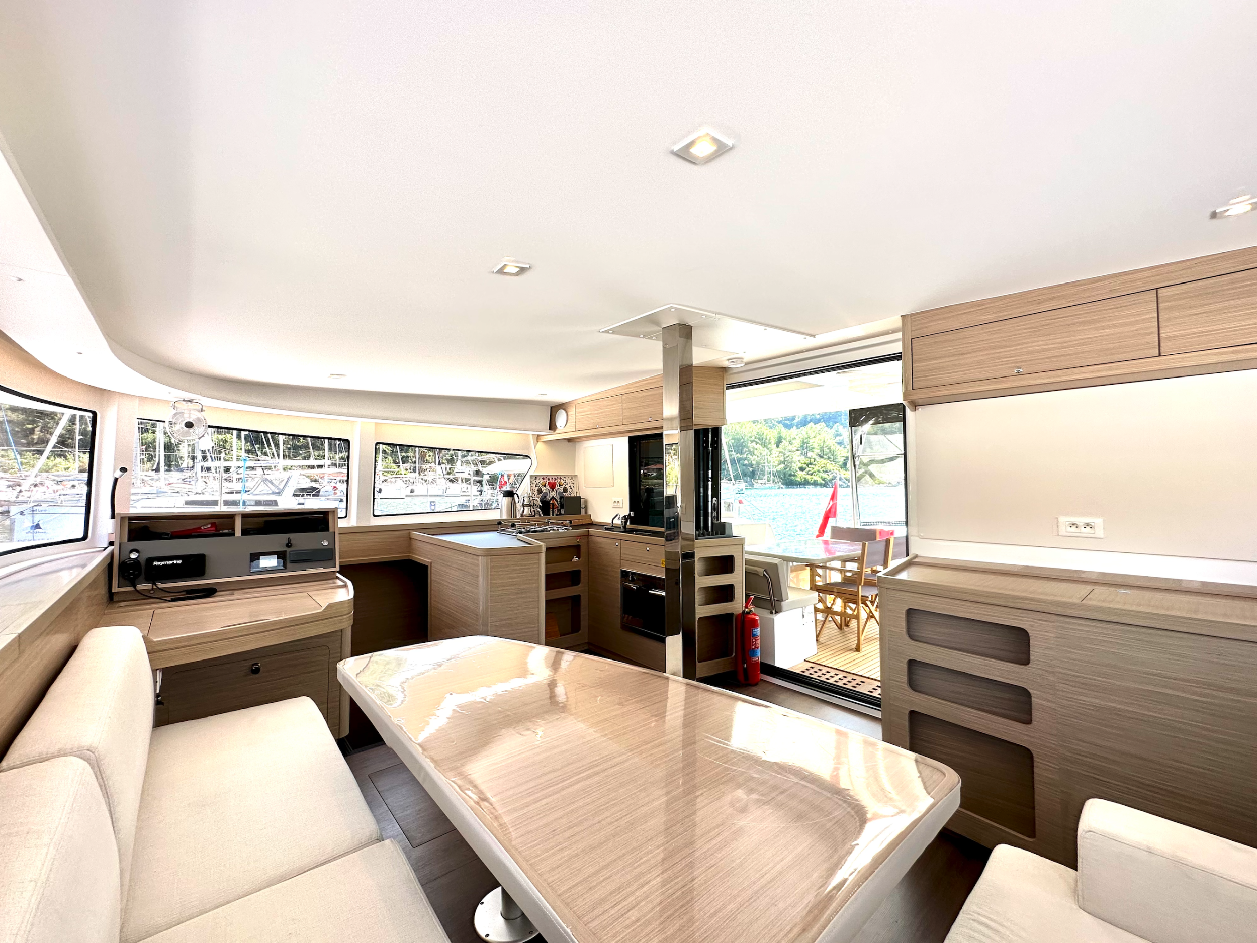Lagoon 42 - 4 + 2 cab. — photo 13
