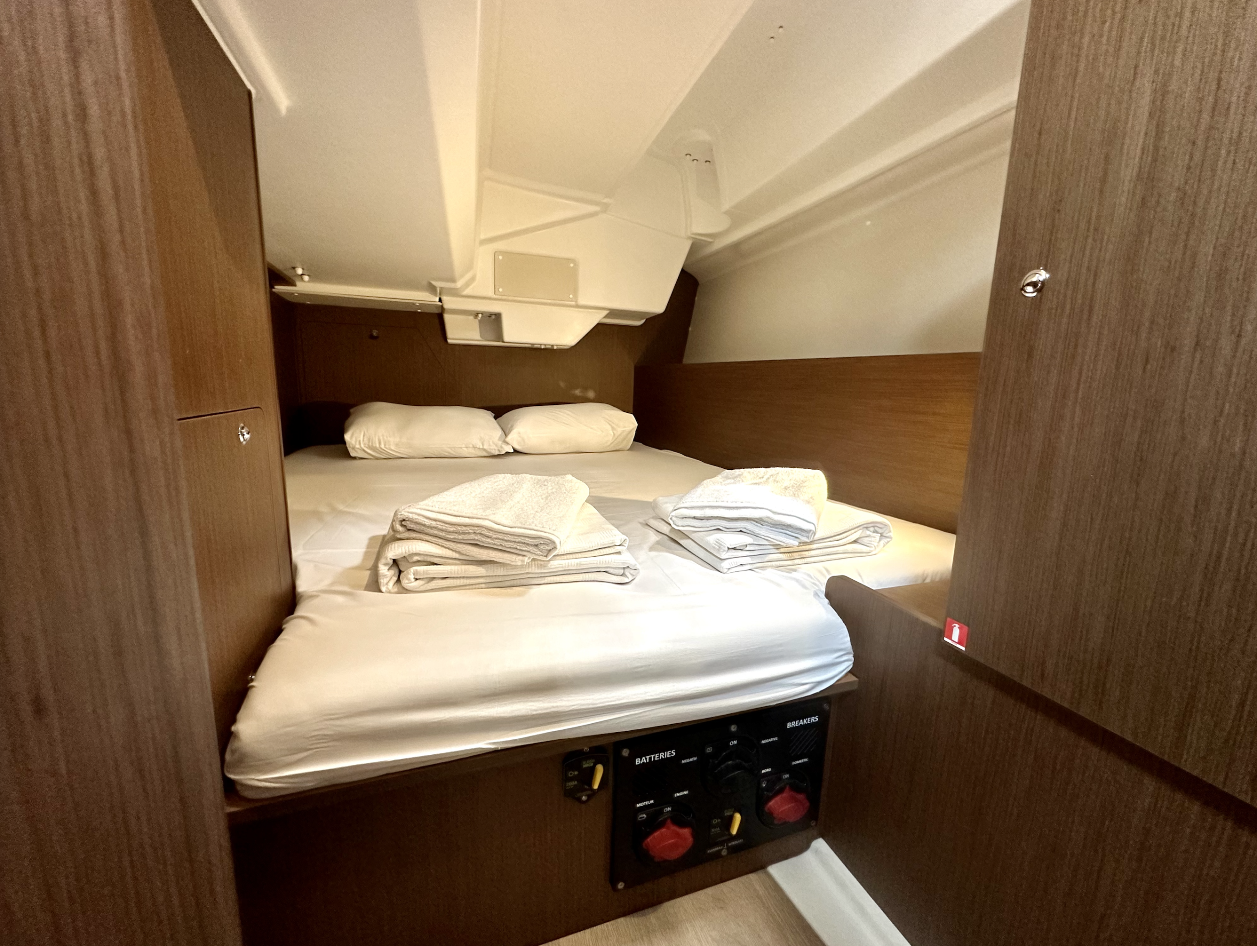 Oceanis 38.1 — photo 11