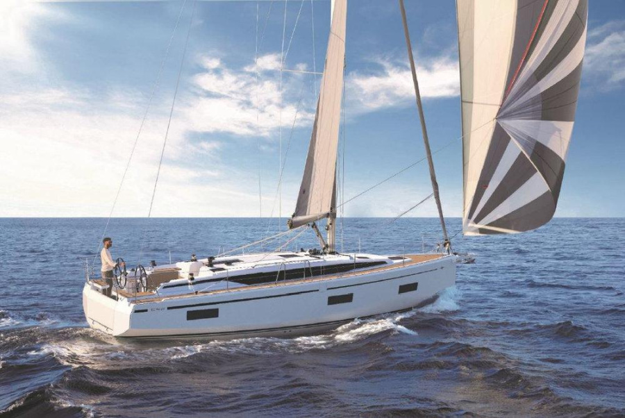 Bavaria C42 — photo 4