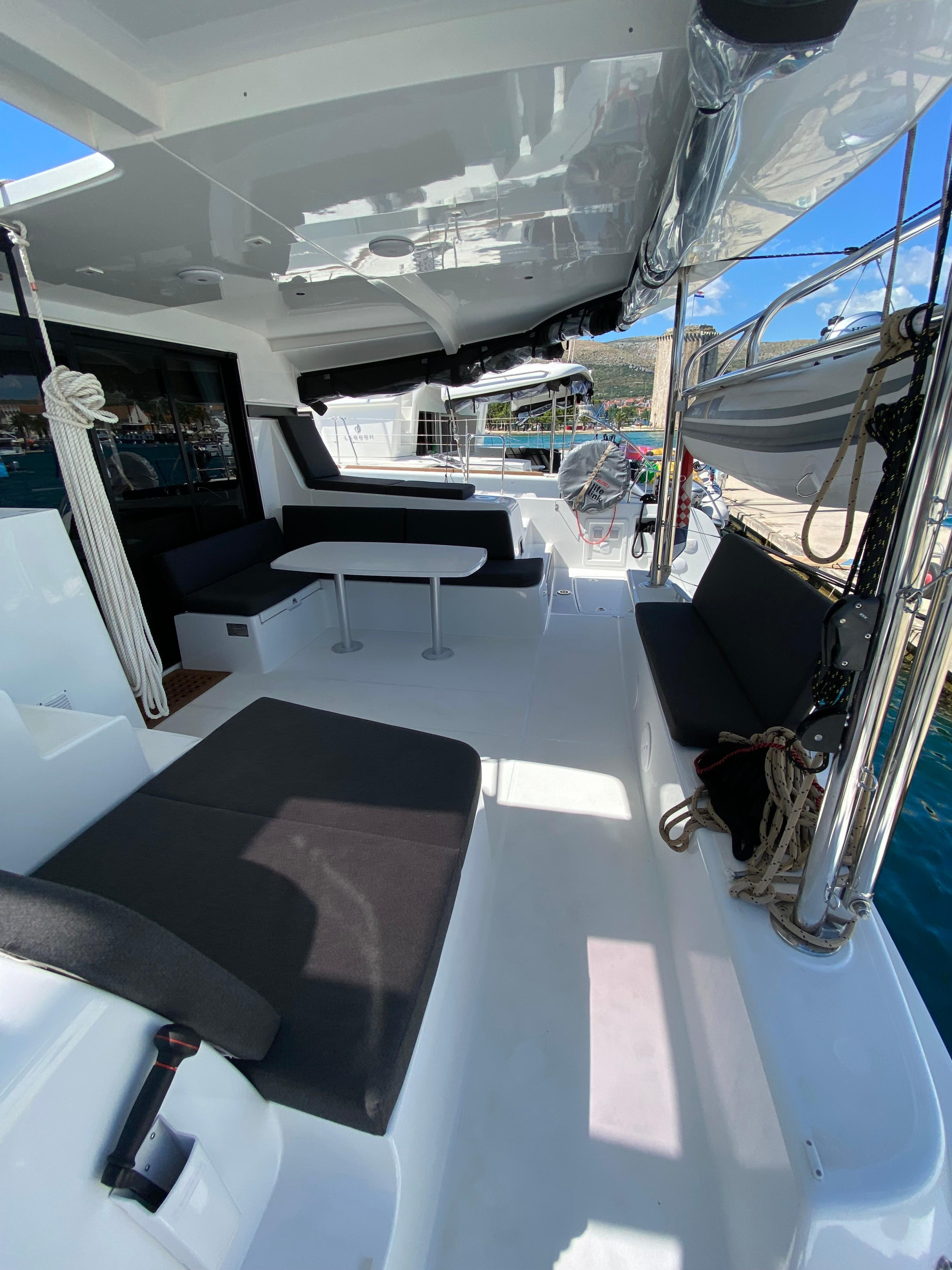 Lagoon 42 - 4 + 2 cab. — photo 9