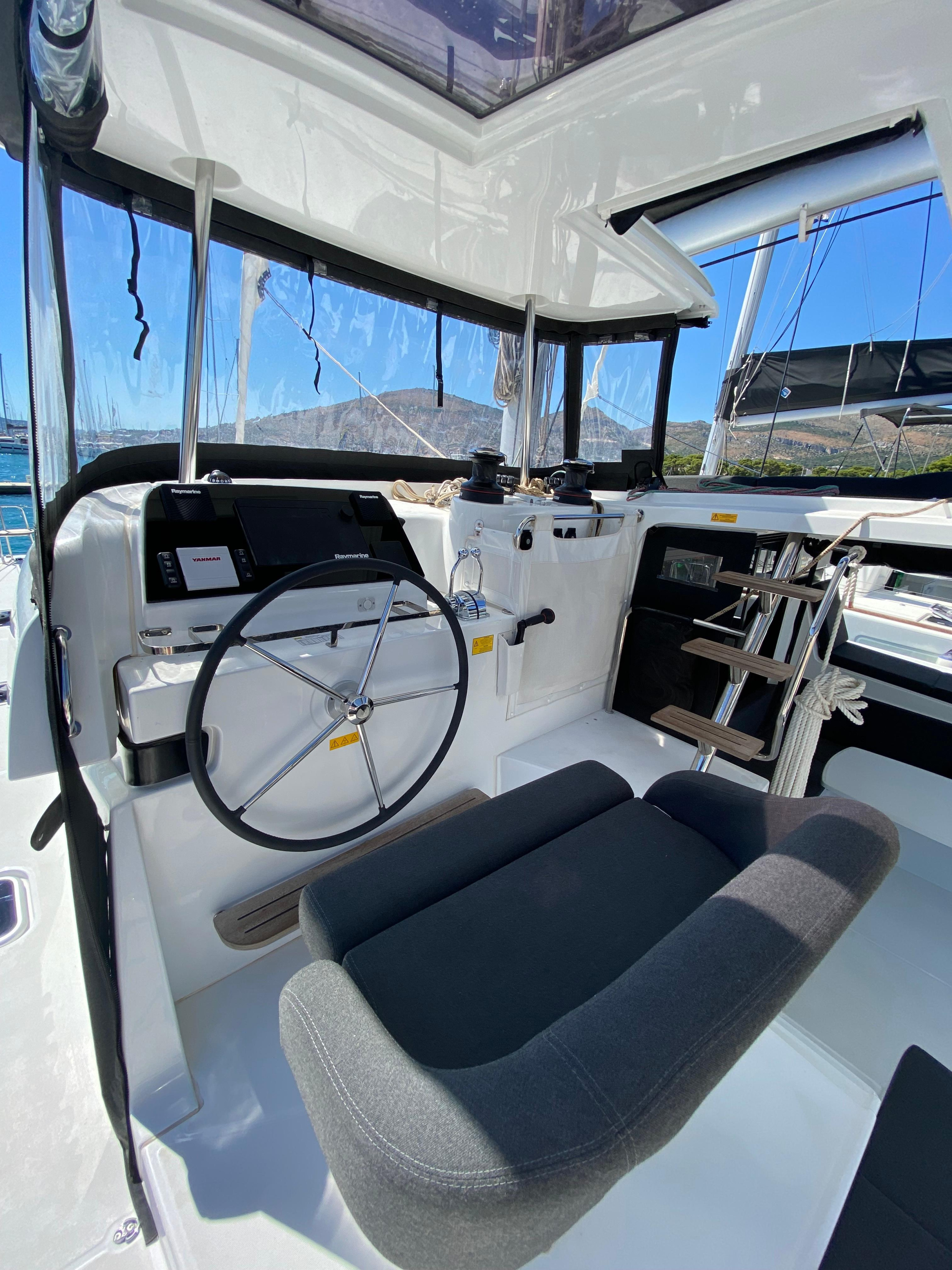 Lagoon 42 - 4 + 2 cab. — photo 11