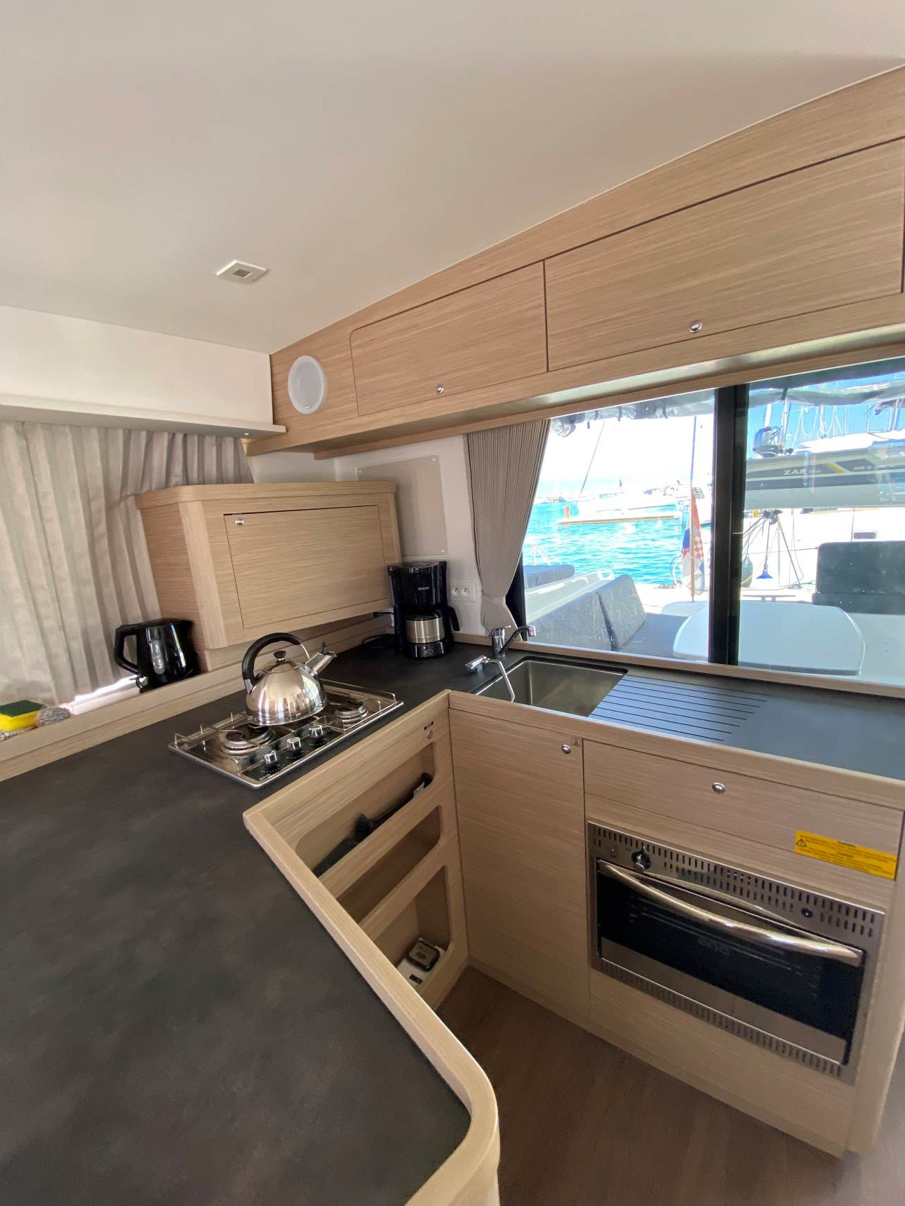 Lagoon 42 - 4 + 2 cab. — photo 15