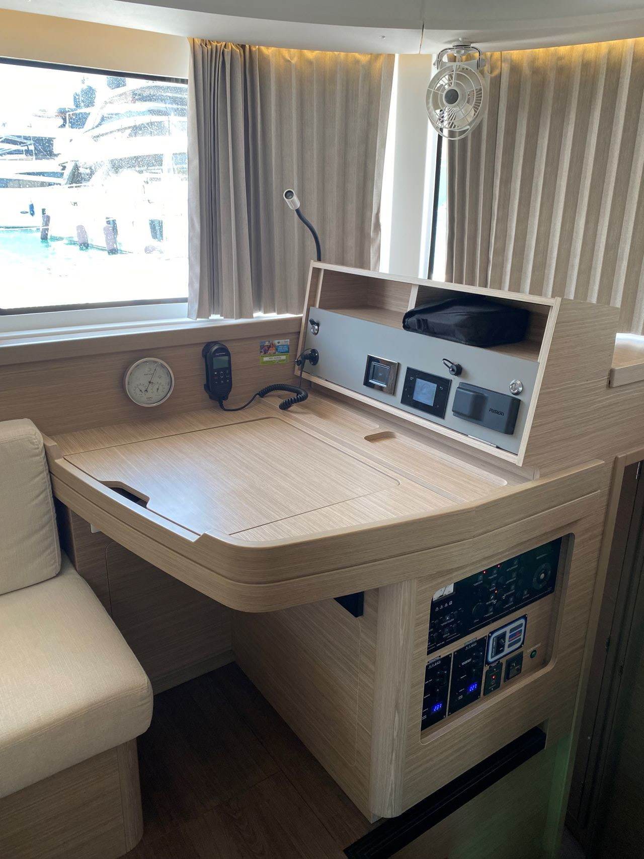 Lagoon 42 - 4 + 2 cab. — photo 17