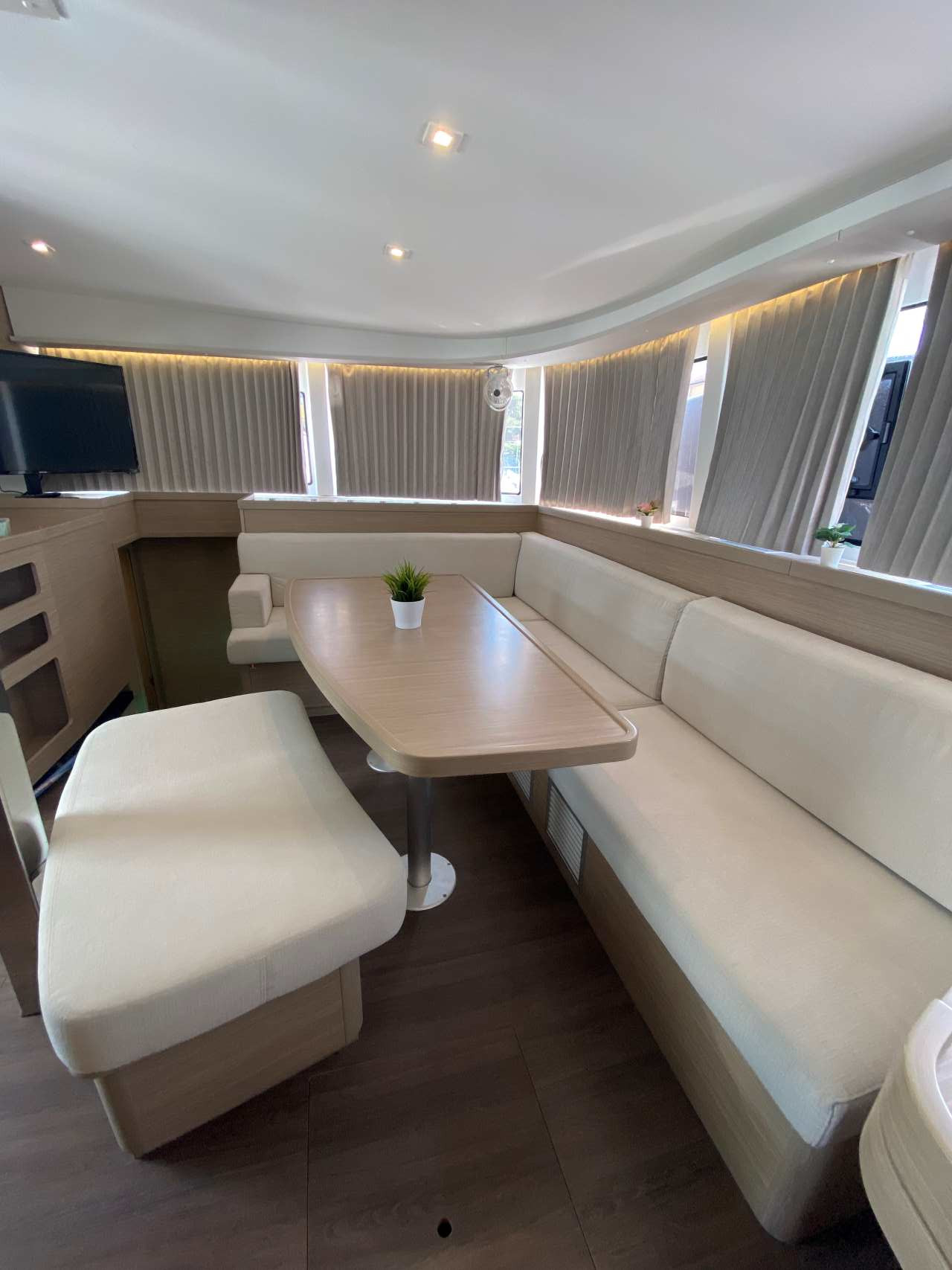 Lagoon 42 - 4 + 2 cab. — photo 21
