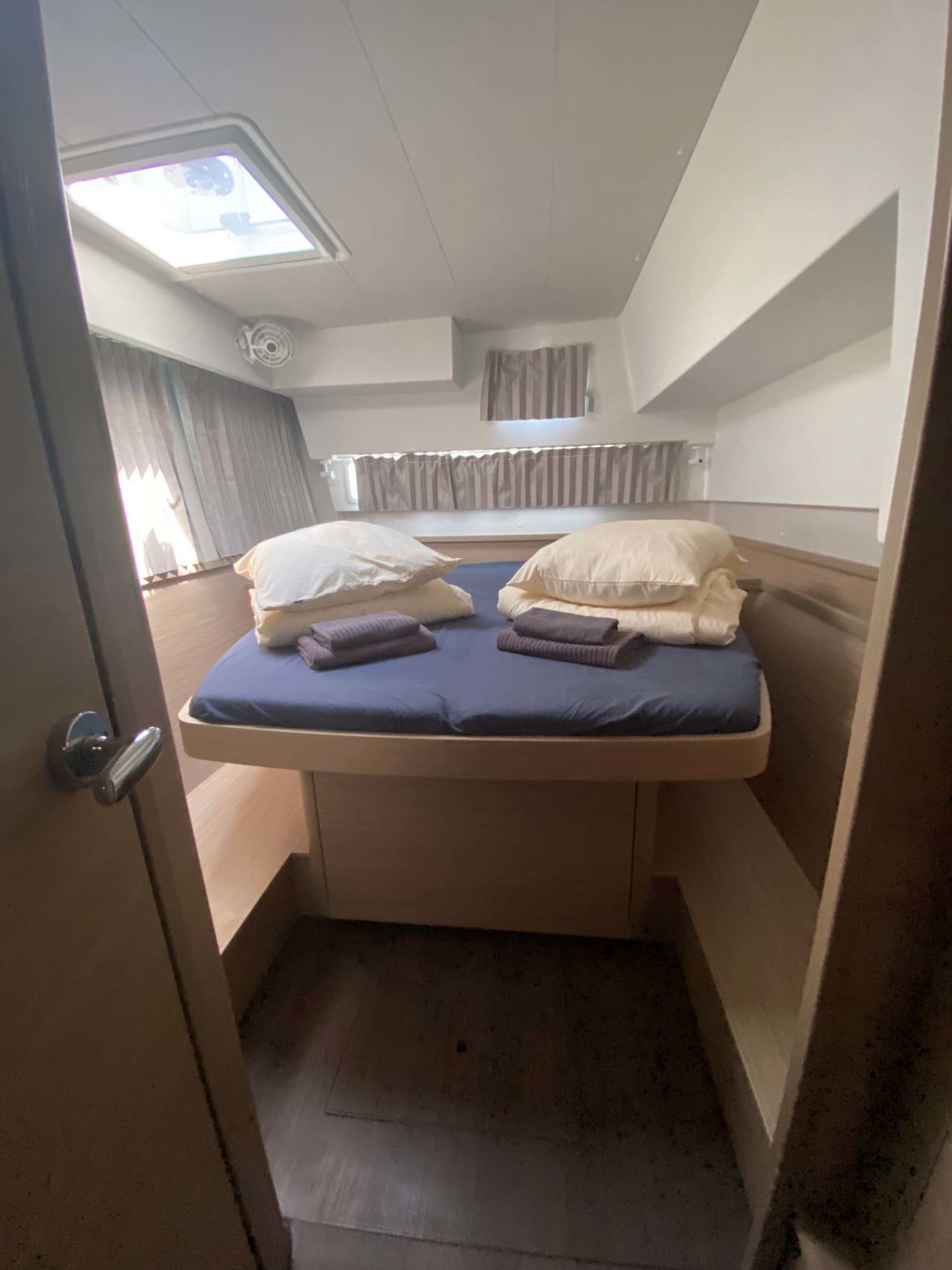 Lagoon 42 - 4 + 2 cab. — photo 25