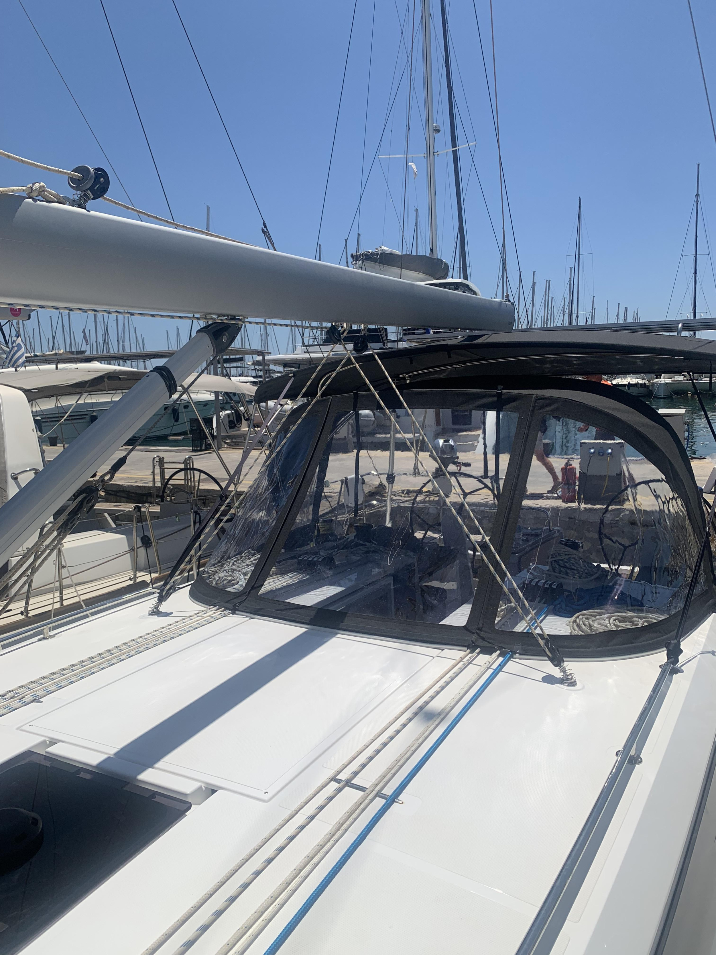Bavaria C42 — photo 4