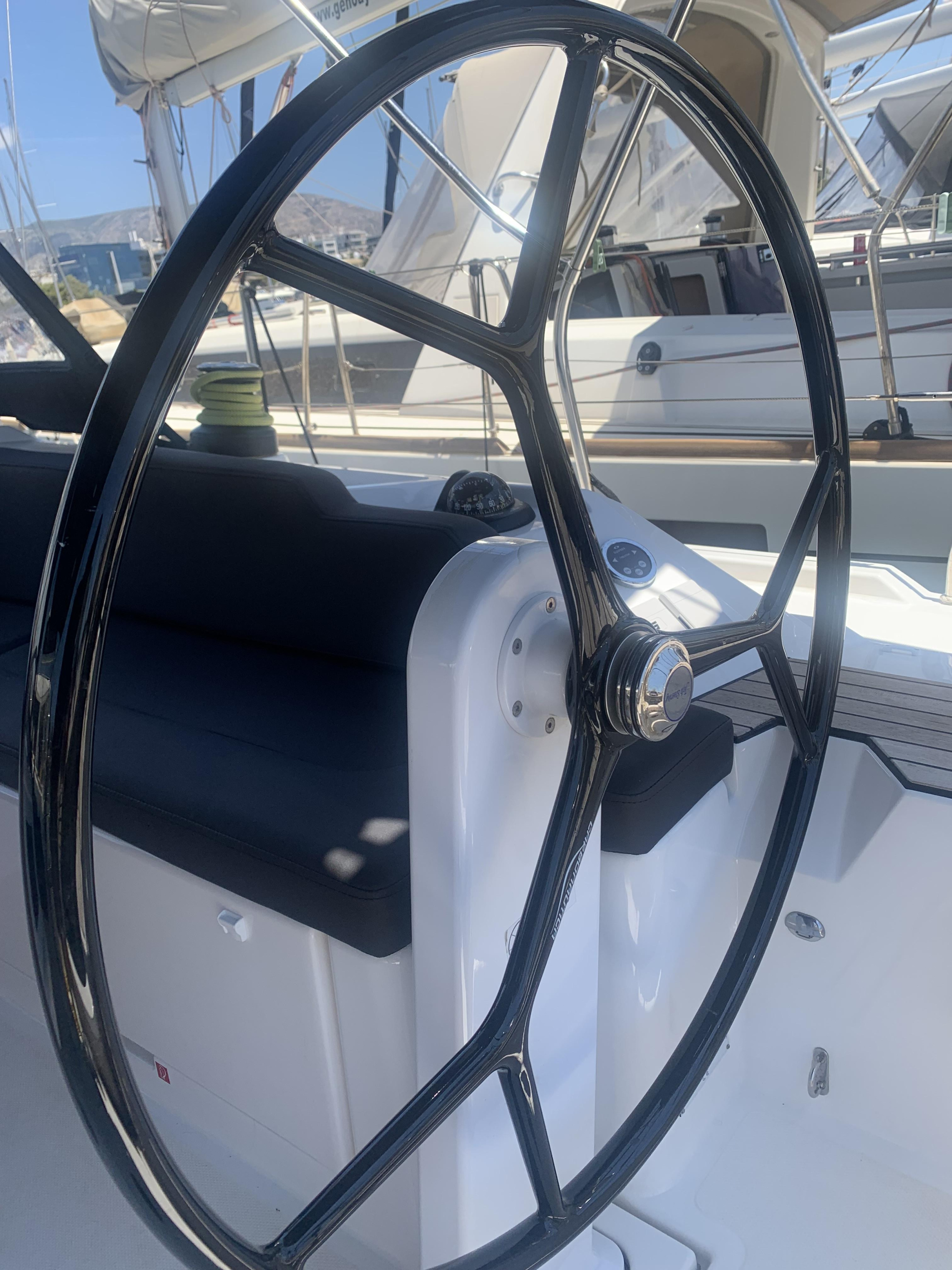Bavaria C42 — photo 15