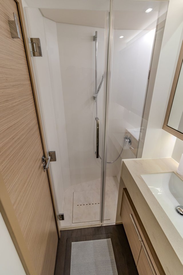 Lagoon 55 - 4 cab. — photo 28