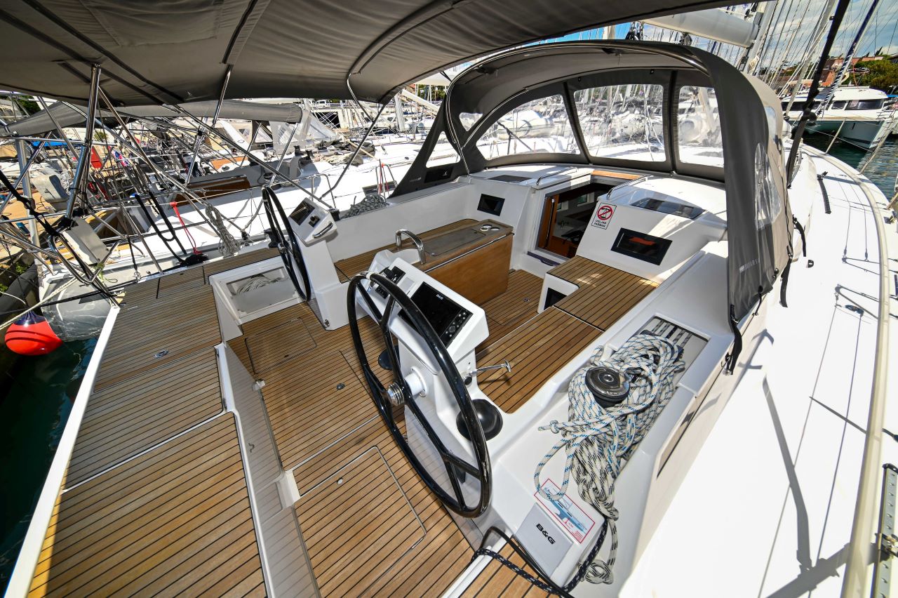 Bavaria C45 - 3 cab. — photo 8