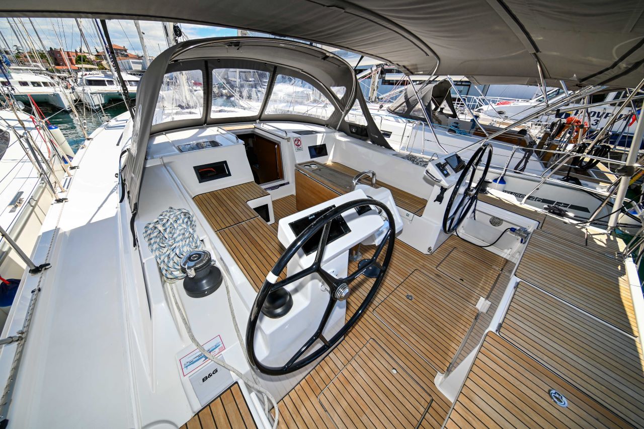 Bavaria C45 - 3 cab. — photo 9