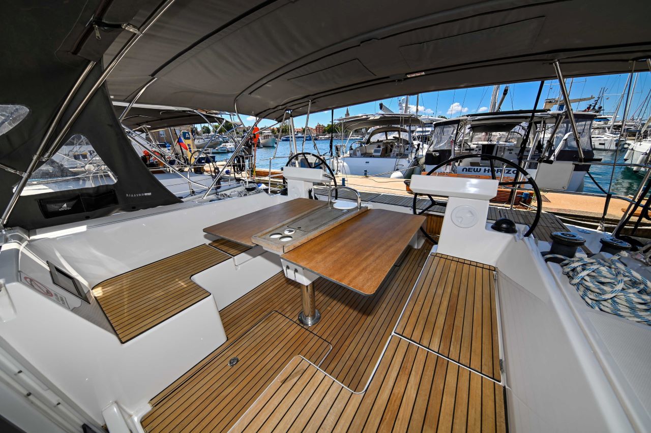 Bavaria C45 - 3 cab. — photo 10