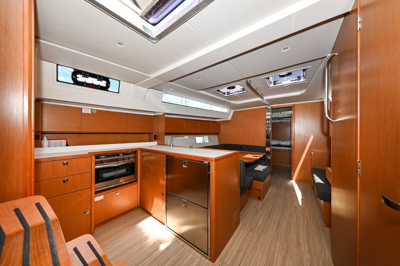 Bavaria C45 - 3 cab. — photo 17
