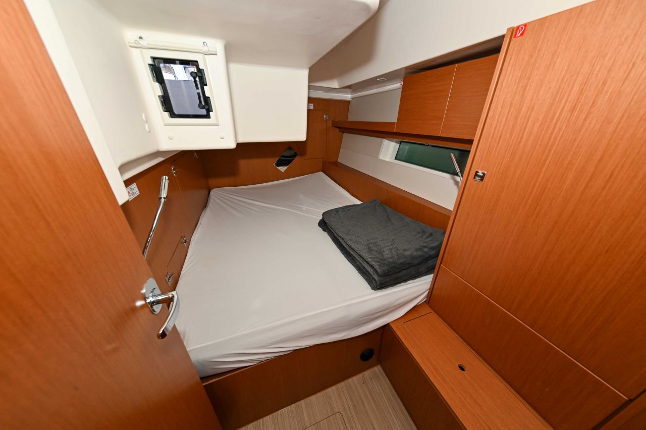 Bavaria C45 - 3 cab. — photo 18