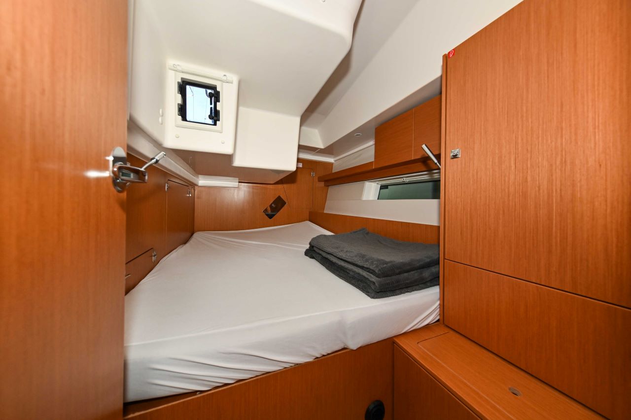 Bavaria C45 - 3 cab. — photo 20