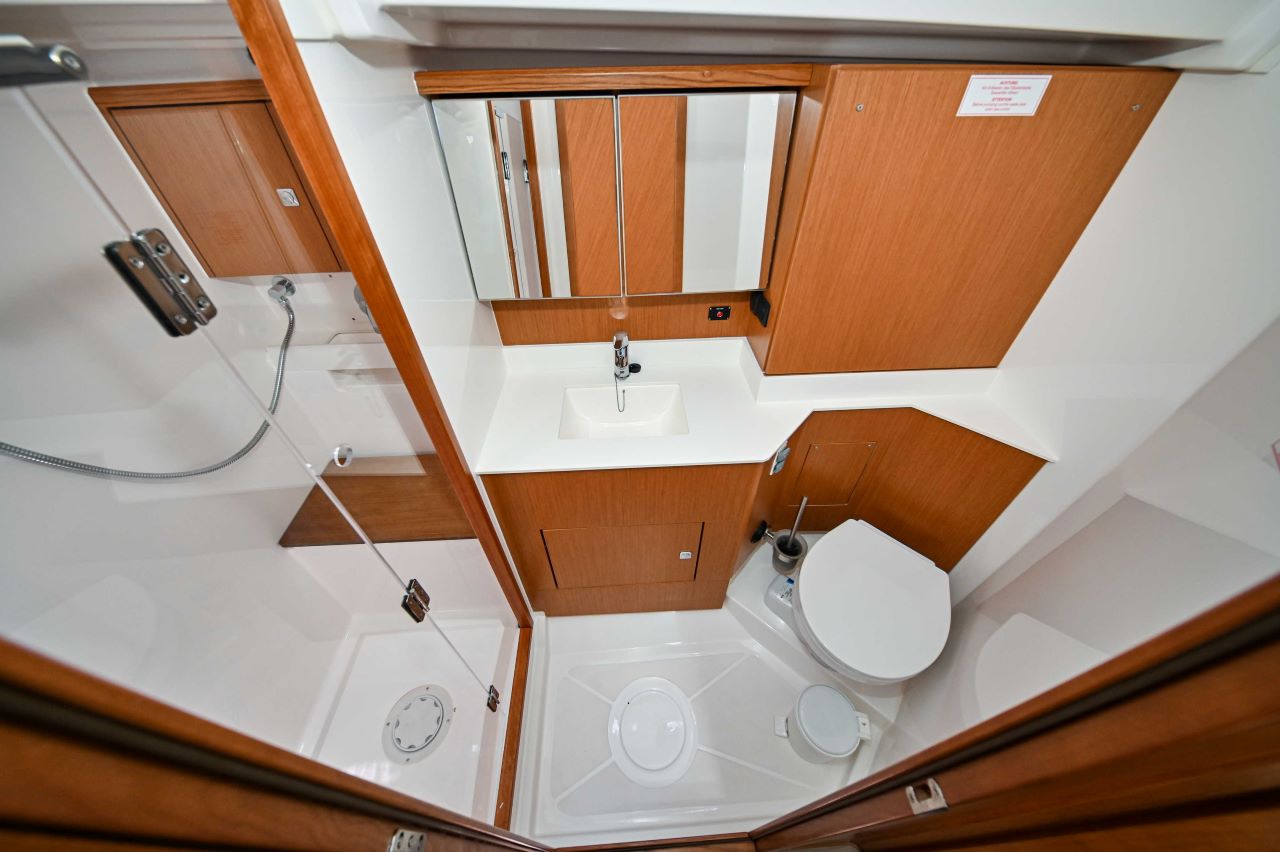 Bavaria C45 - 3 cab. — photo 21