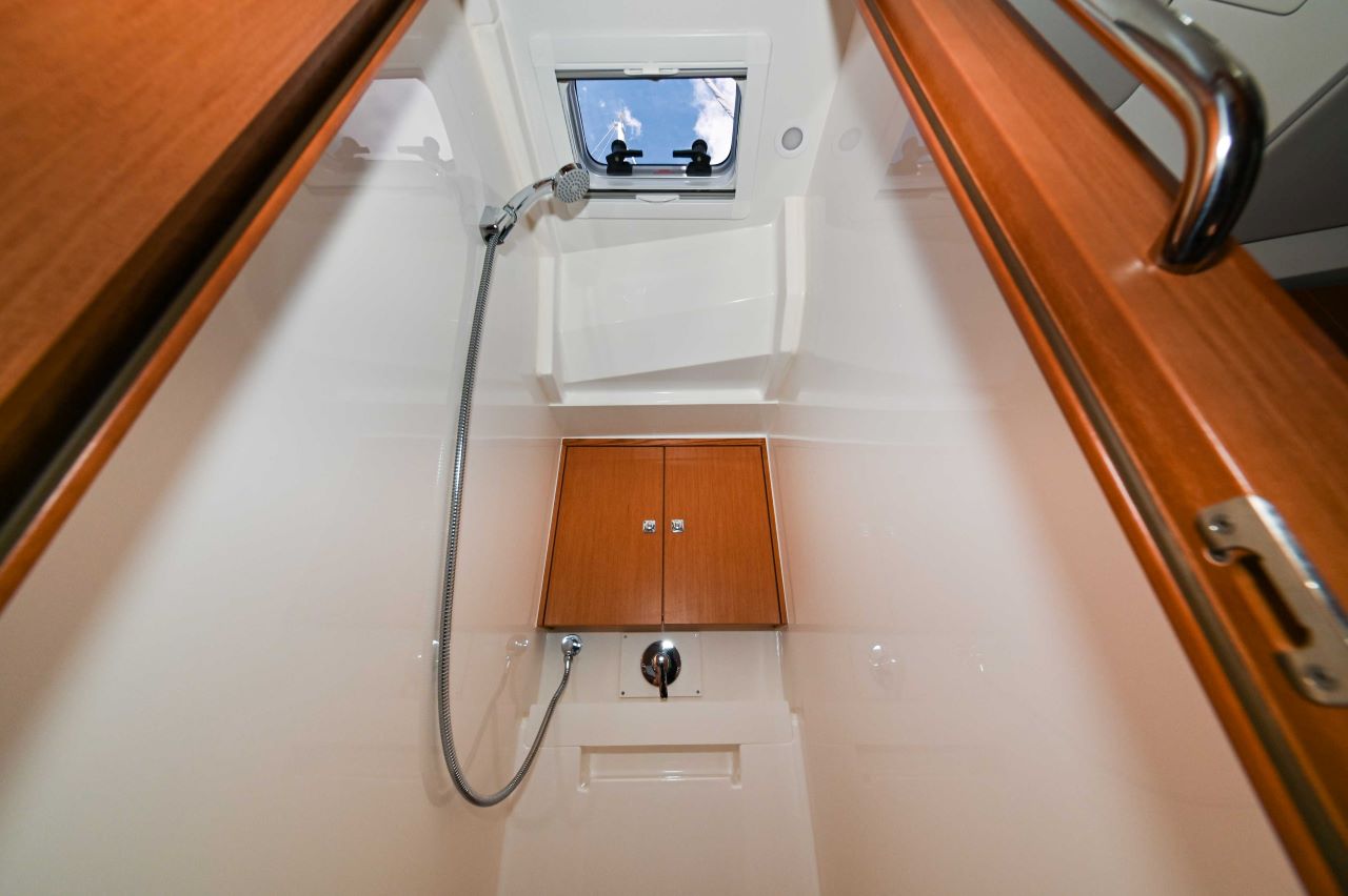 Bavaria C45 - 3 cab. — photo 26