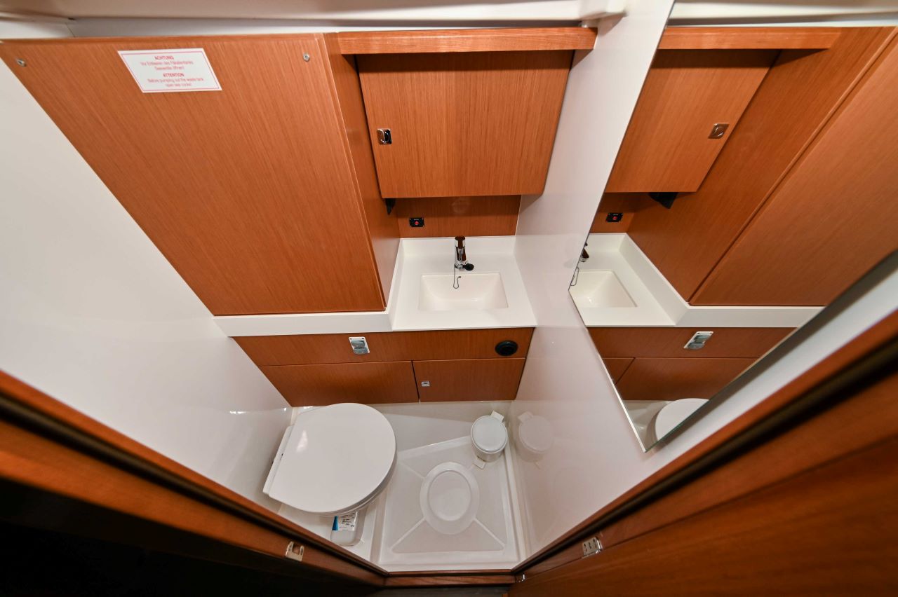 Bavaria C45 - 3 cab. — photo 27