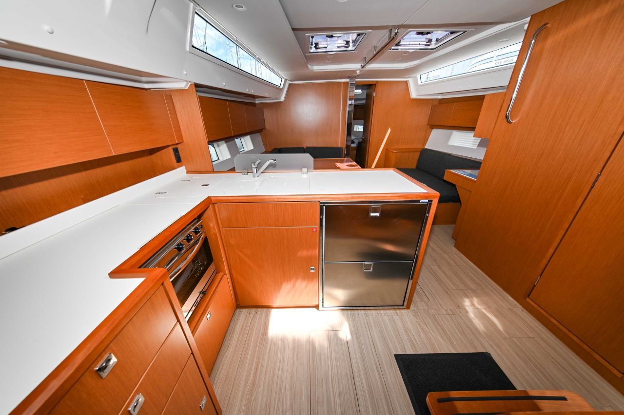 Bavaria C45 - 3 cab. — photo 28