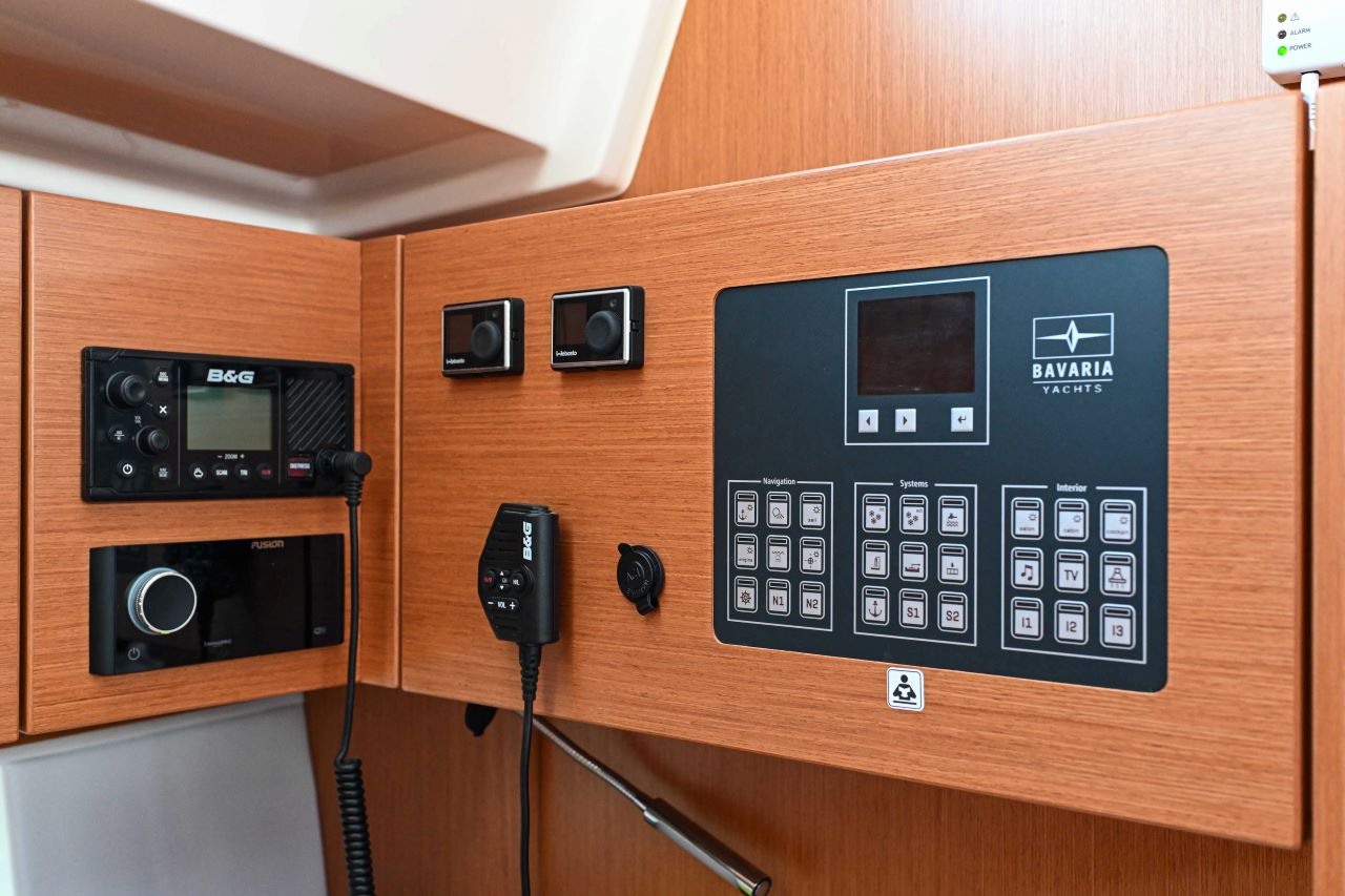 Bavaria C45 - 3 cab. — photo 31