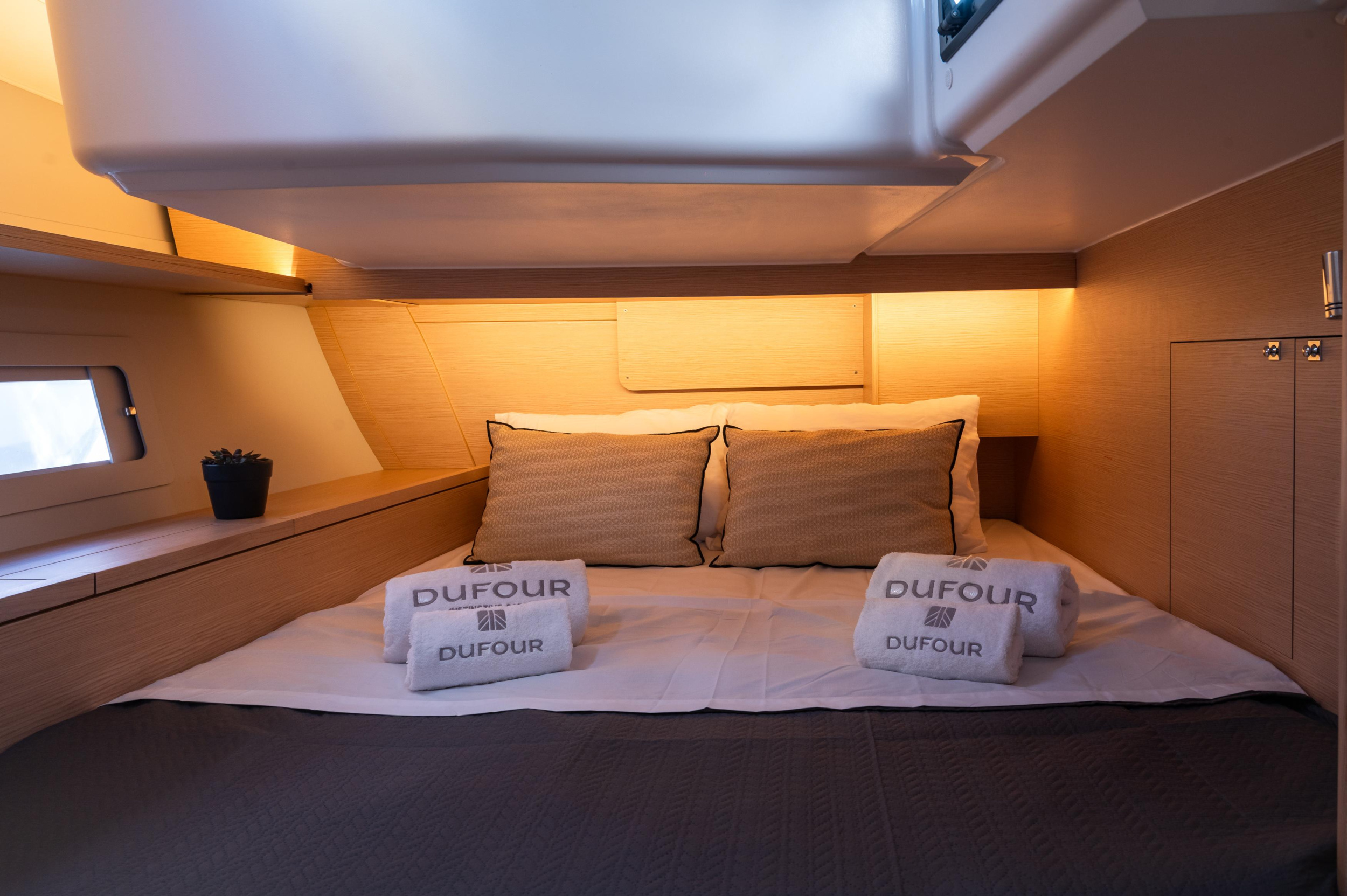 Dufour 470 - 4 + 1 cab. — photo 8