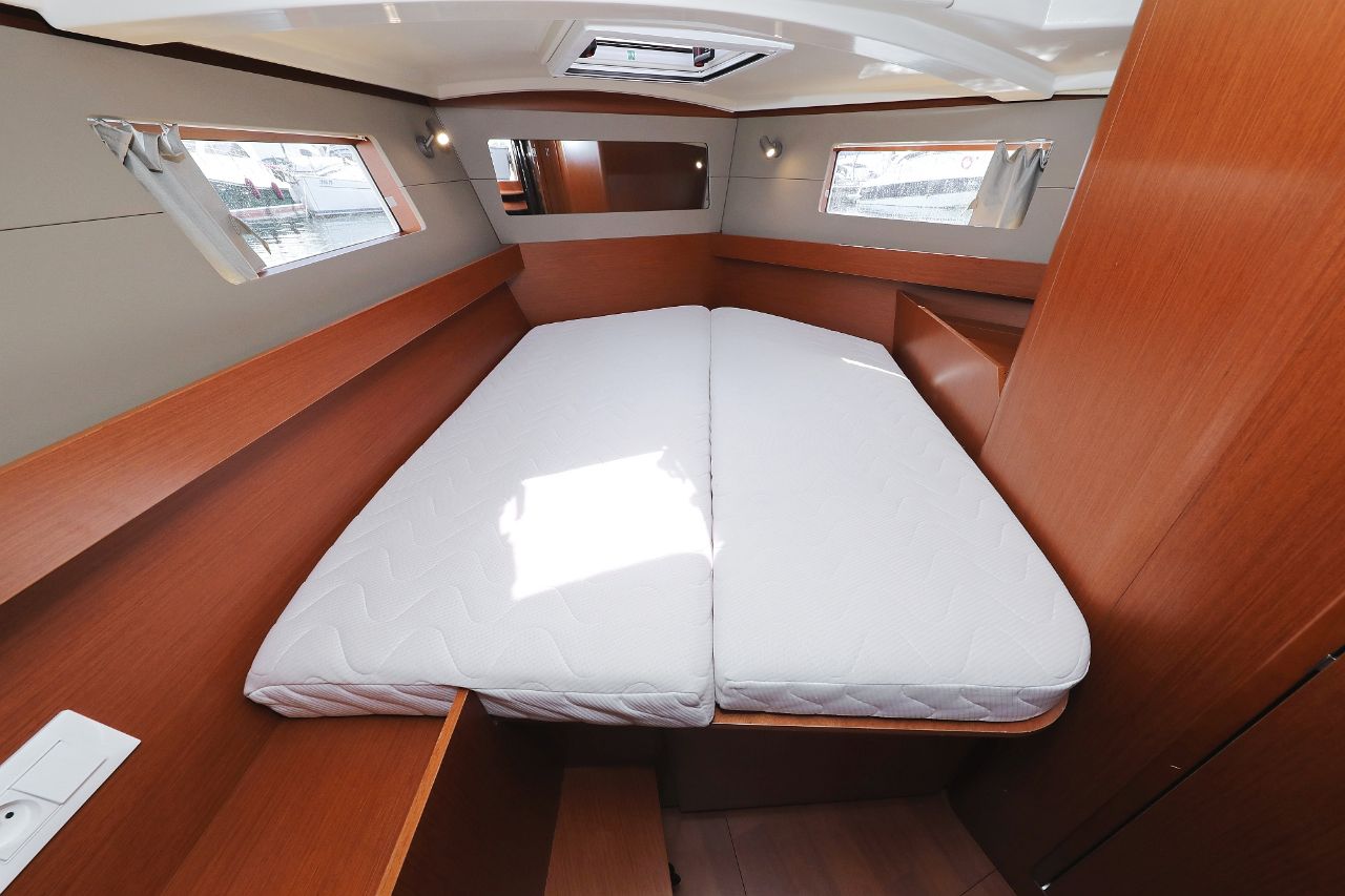 Oceanis 41.1 — photo 36
