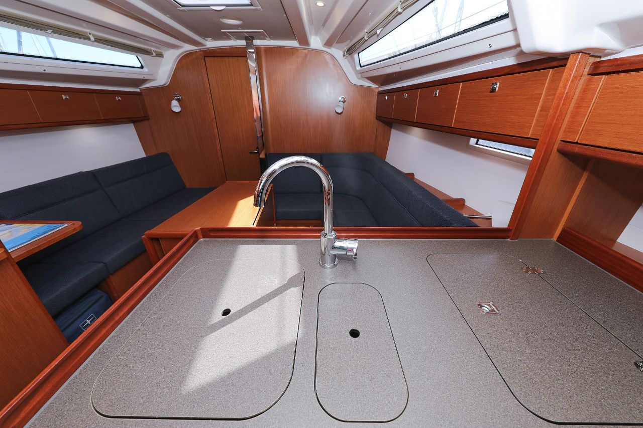 Bavaria Cruiser 37 - 3 cab. — photo 35
