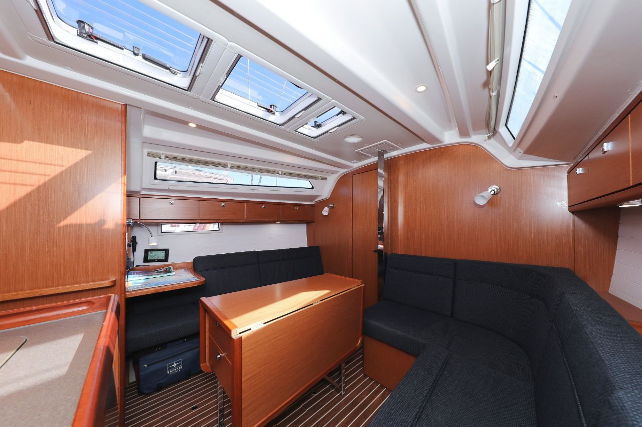 Bavaria Cruiser 37 - 3 cab. — photo 36