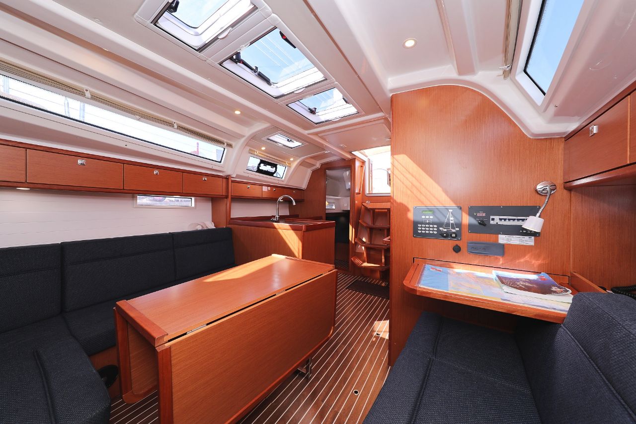 Bavaria Cruiser 37 - 3 cab. — photo 40