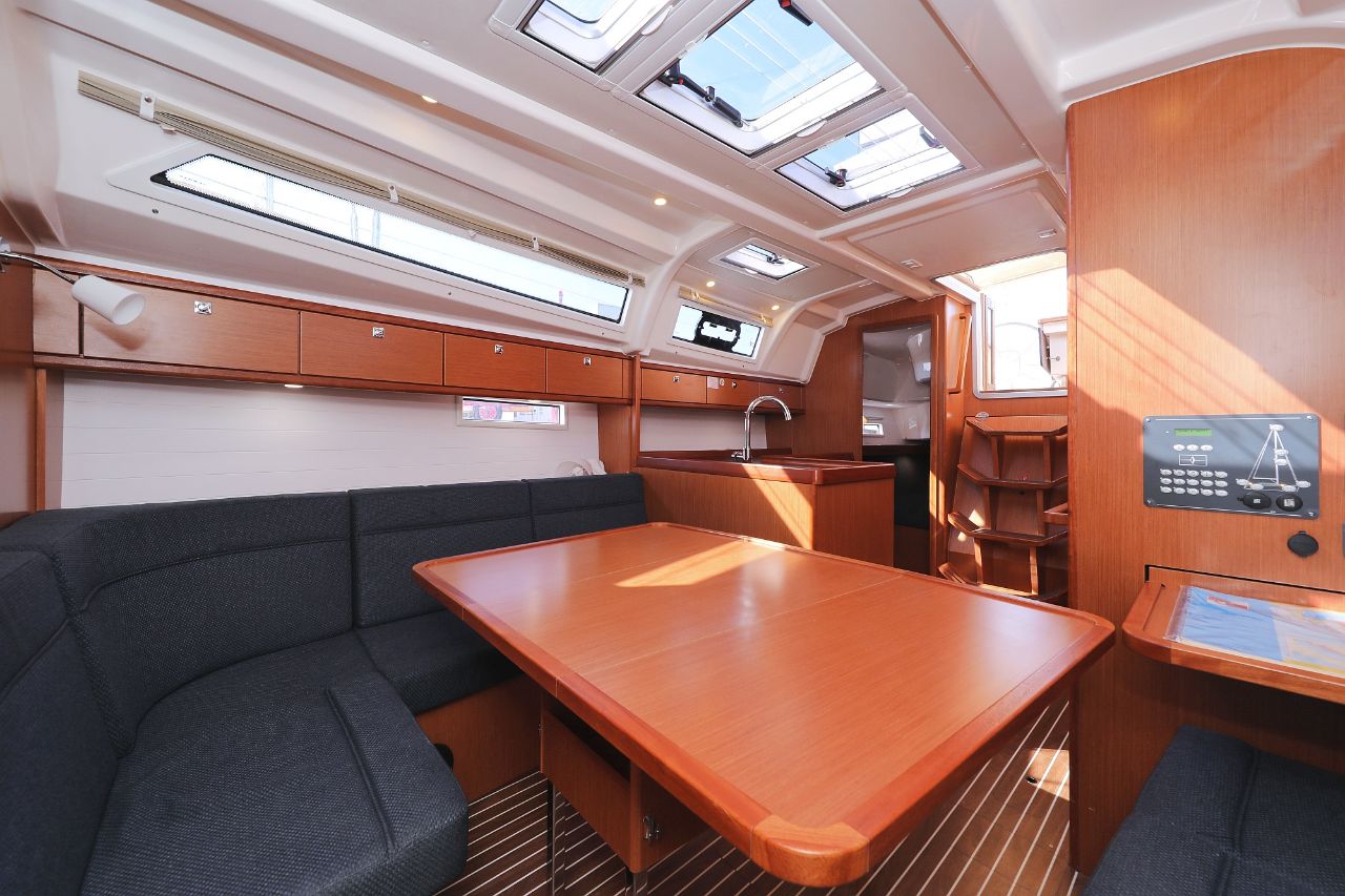 Bavaria Cruiser 37 - 3 cab. — photo 42