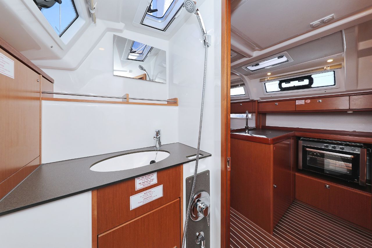 Bavaria Cruiser 37 - 3 cab. — photo 16