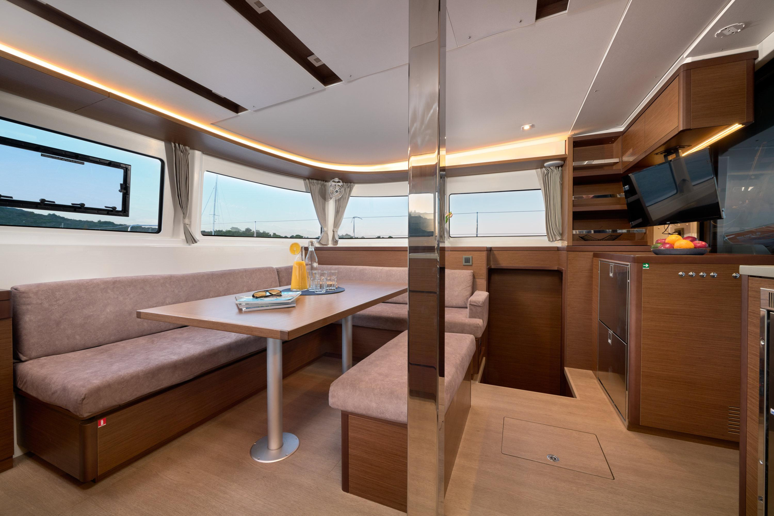 Lagoon 46 - 4 + 2 cab. — photo 17