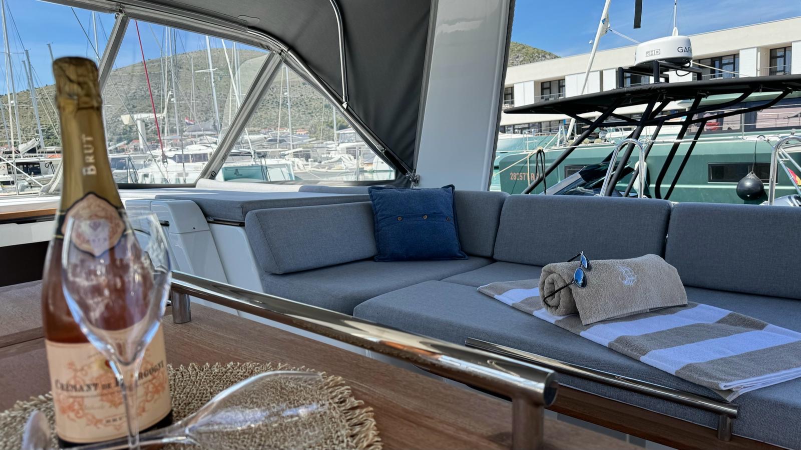 Oceanis 54 - 3 + 1 cab. — photo 8