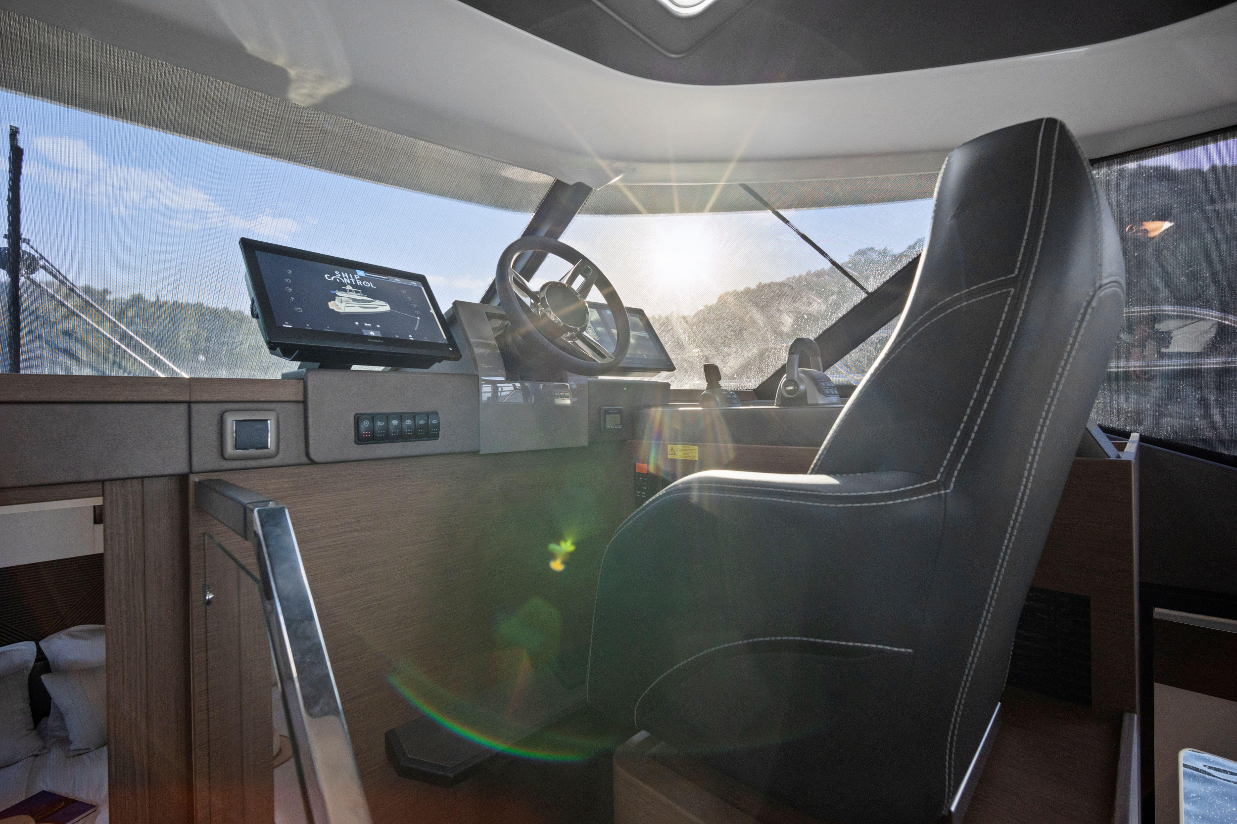 Prestige M48 - 3 + 1 cab. — photo 21