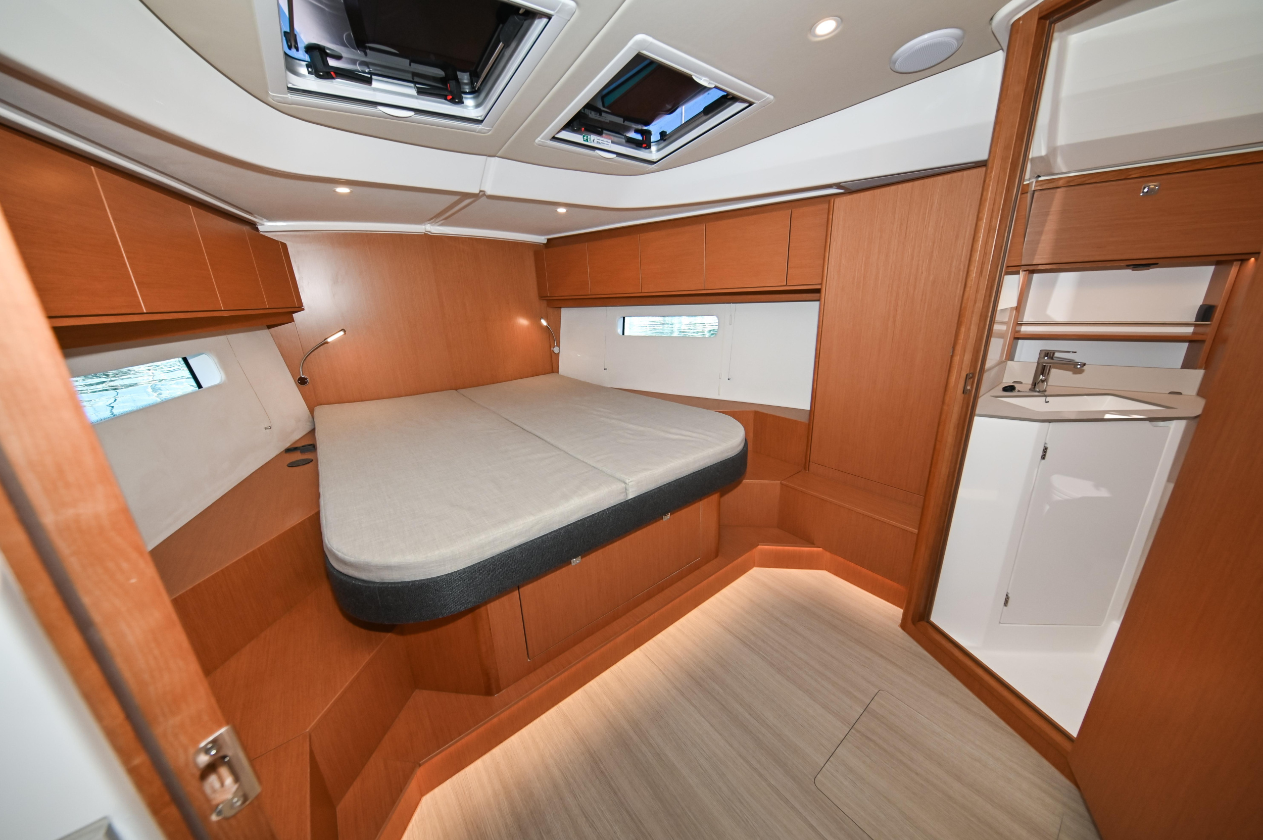 Bavaria C46 - 4 cab. — photo 23