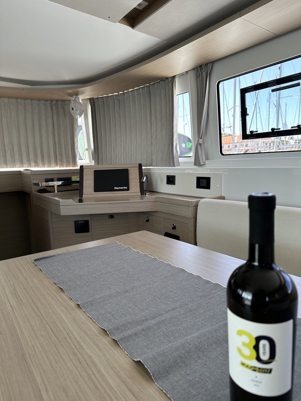 Lagoon 46 - 4 + 2 cab. — photo 8