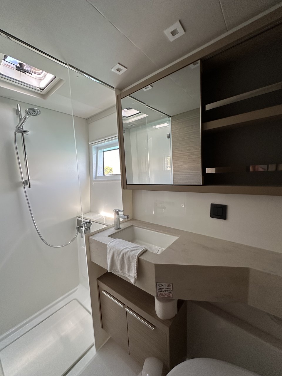 Lagoon 46 - 4 + 2 cab. — photo 18