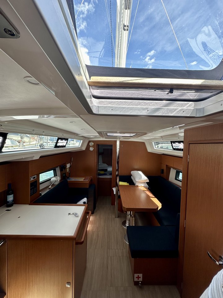 Bavaria C38 — photo 5