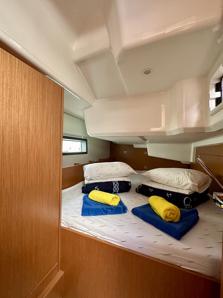 Bavaria C38 — photo 11