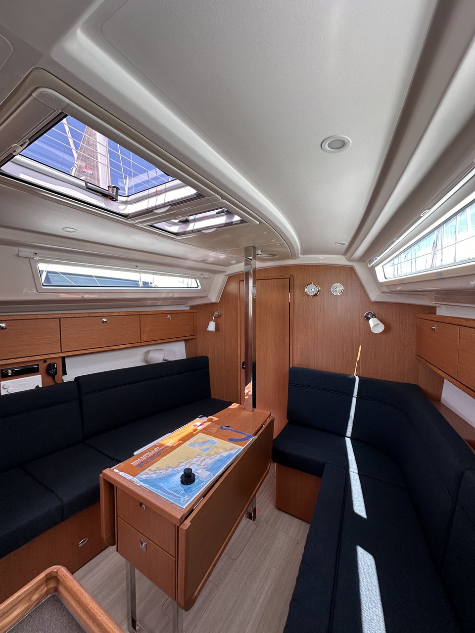 Bavaria Cruiser 34 — photo 6