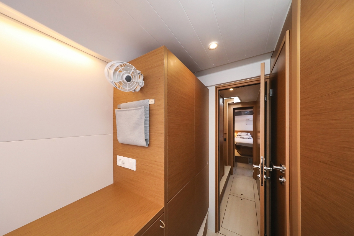 Excess 14 - 4 + 2 cab. — photo 12