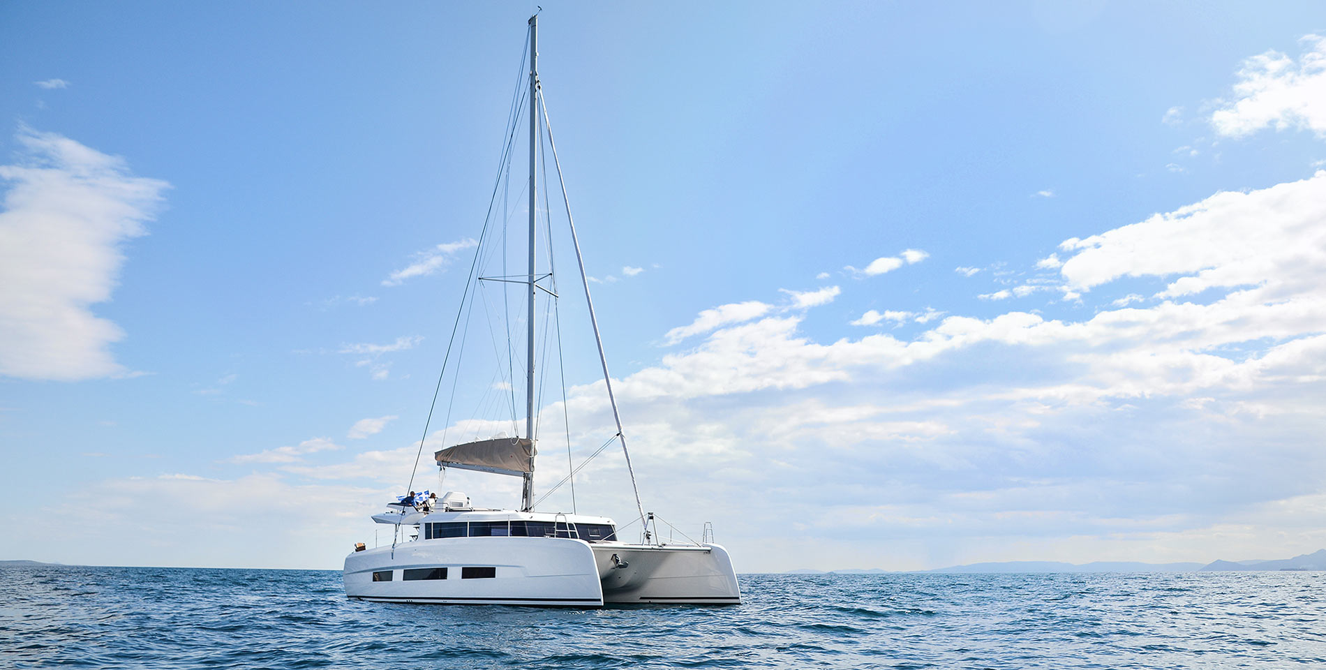Dufour 48 Catamaran - 5 + 2 cab — photo 4