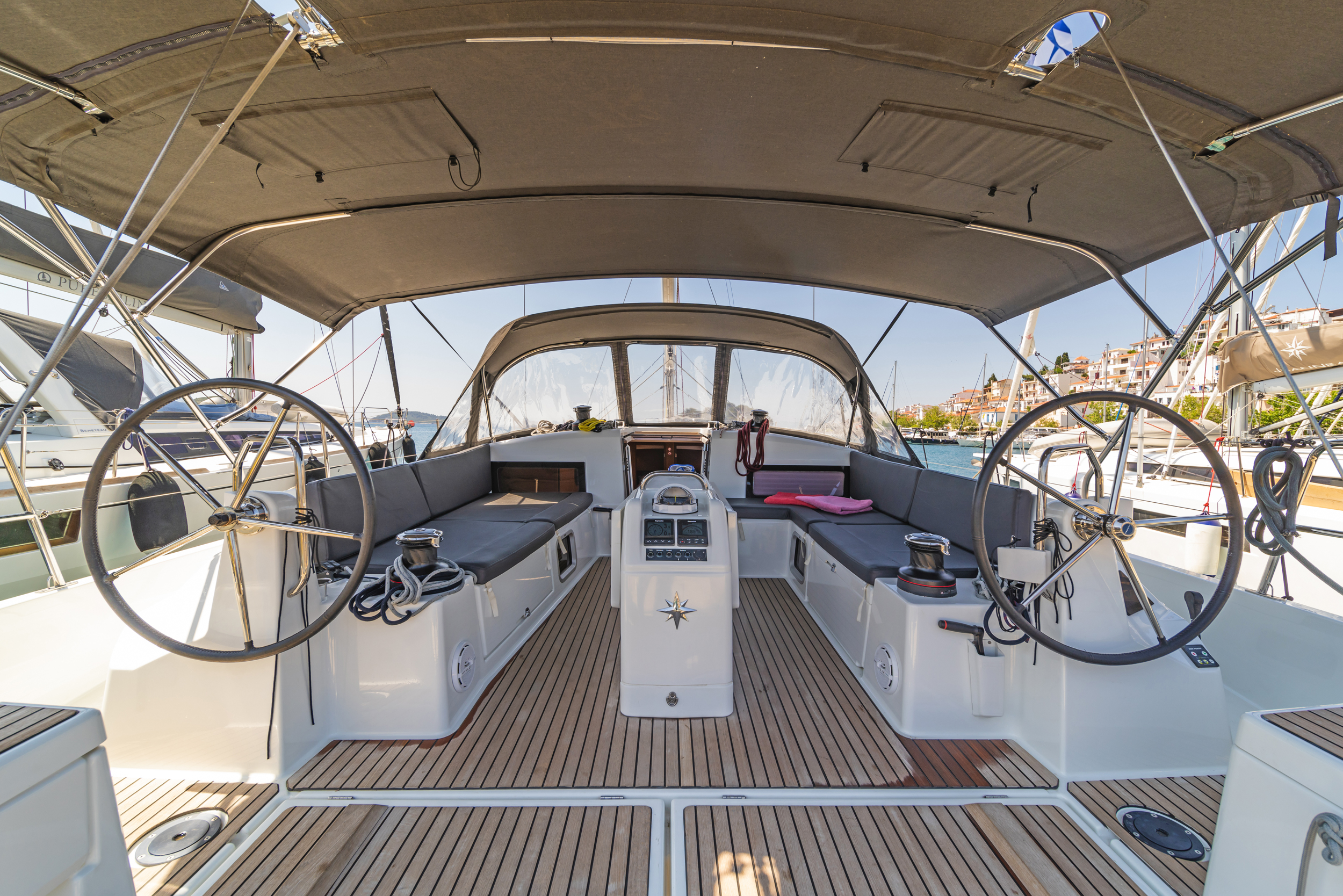 Sun Odyssey 490 - 4 + 1 cab. — photo 3