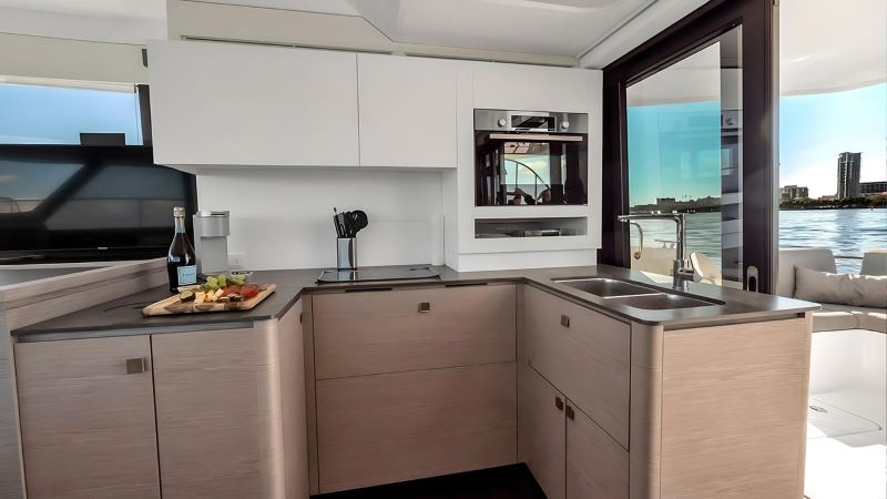 Fountaine Pajot MY5 — photo 5