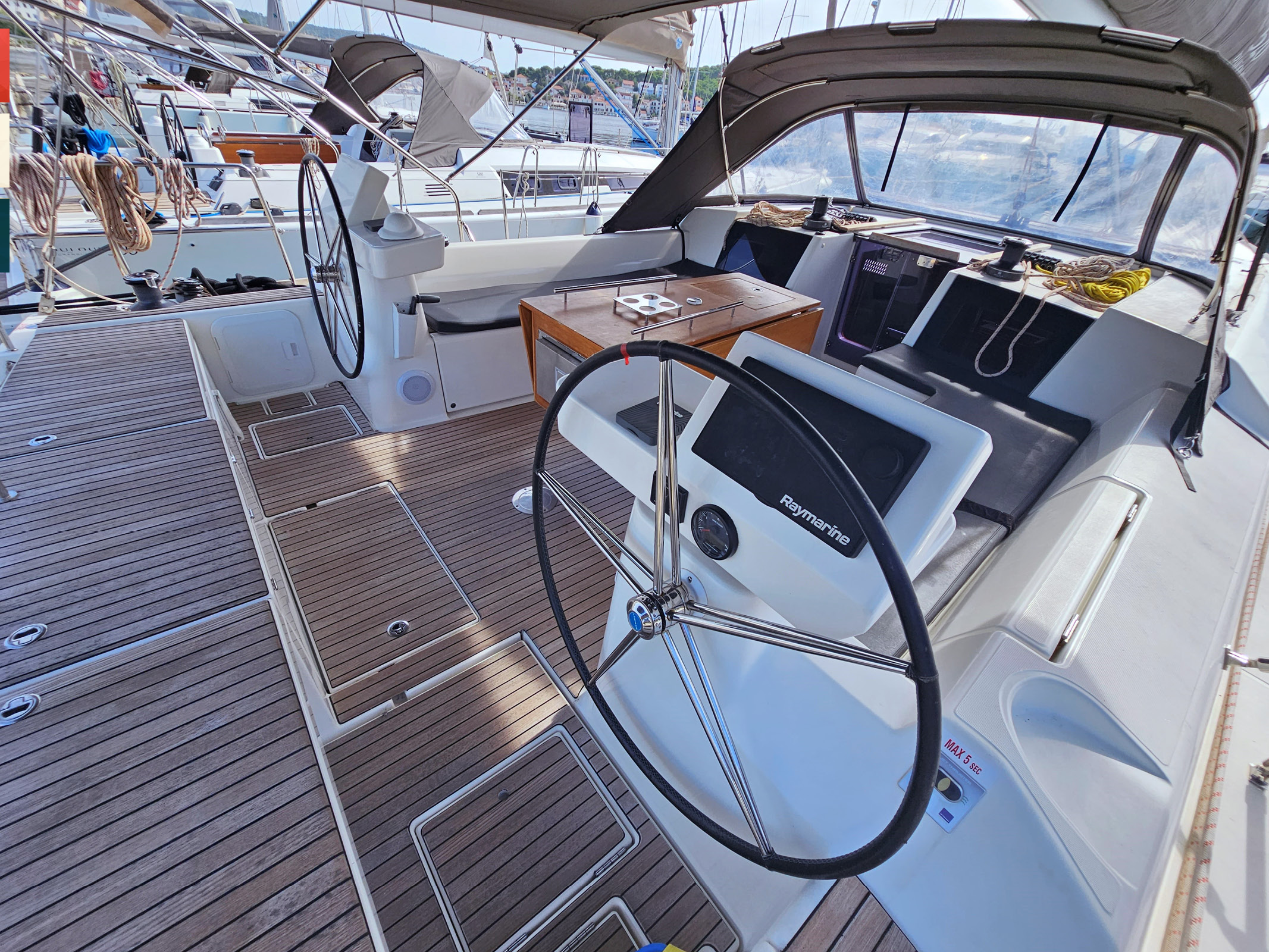 Dufour 520 GL — photo 11