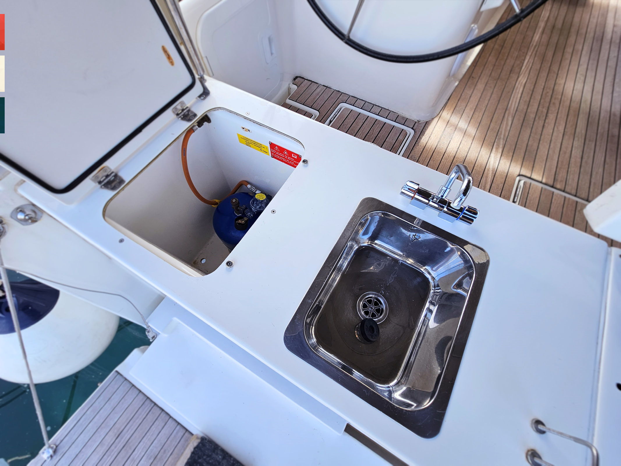 Dufour 520 GL — photo 14