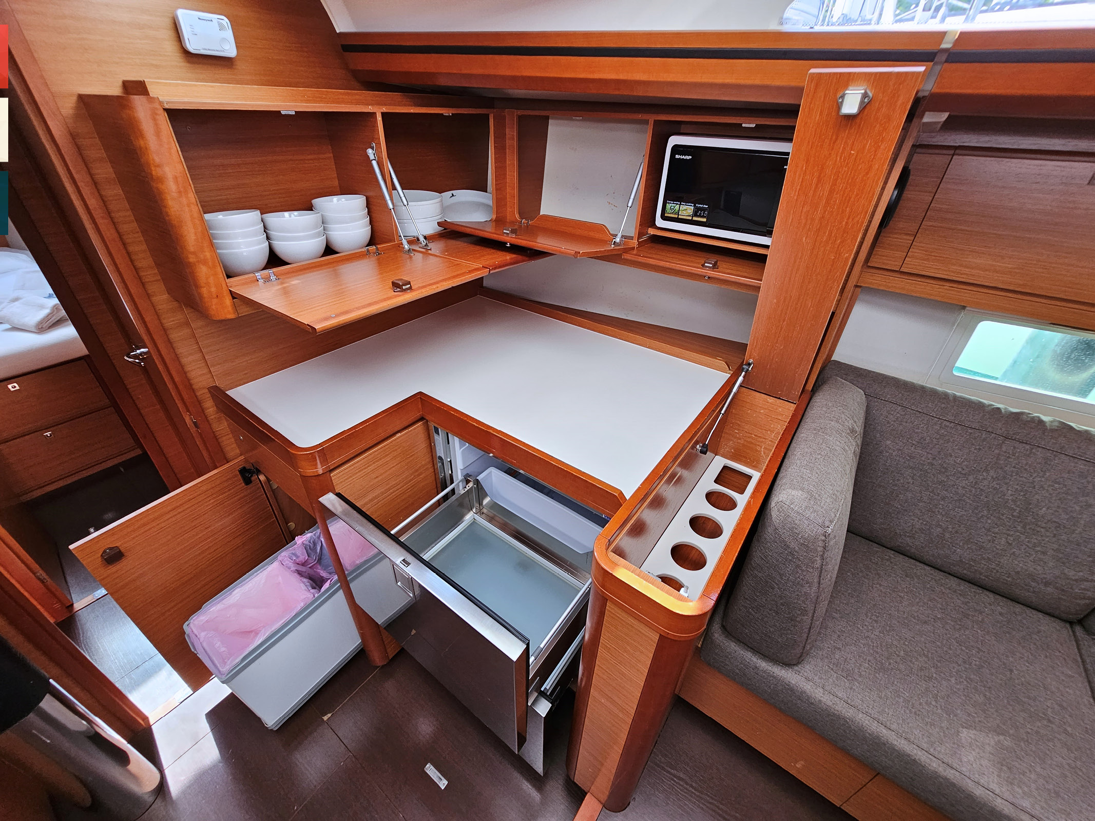 Dufour 520 GL — photo 29